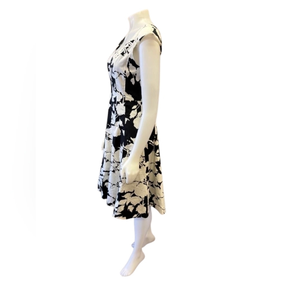 Talbots NWT Dress Flowy Floral White/Black Size 8P Women’s size 8P - Picture 2 of 9
